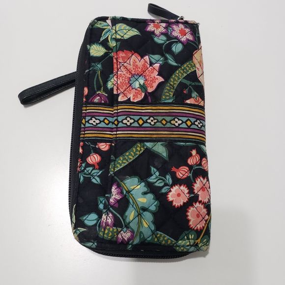 Vera Bradley Zippered Clutch / Wristlet, Wallet, Approx. 8 x 4 - Picture 3 of 8